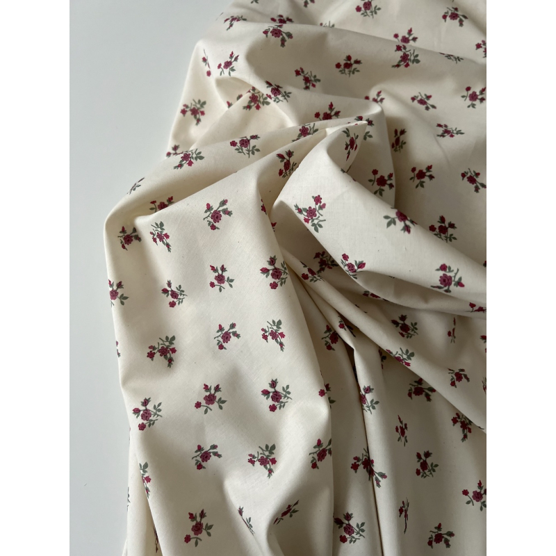 Celine - Popeline douce coton organique fond ivoire fleuri figue / framboise Tissus issus de l'agriculture biologique  - 6