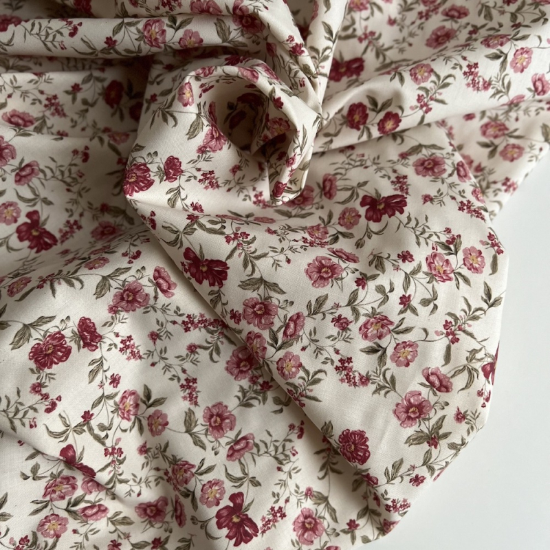 Romy - Popeline douce coton organique fond ivoire imprimé fleuri Tissus issus de l'agriculture biologique  - 1