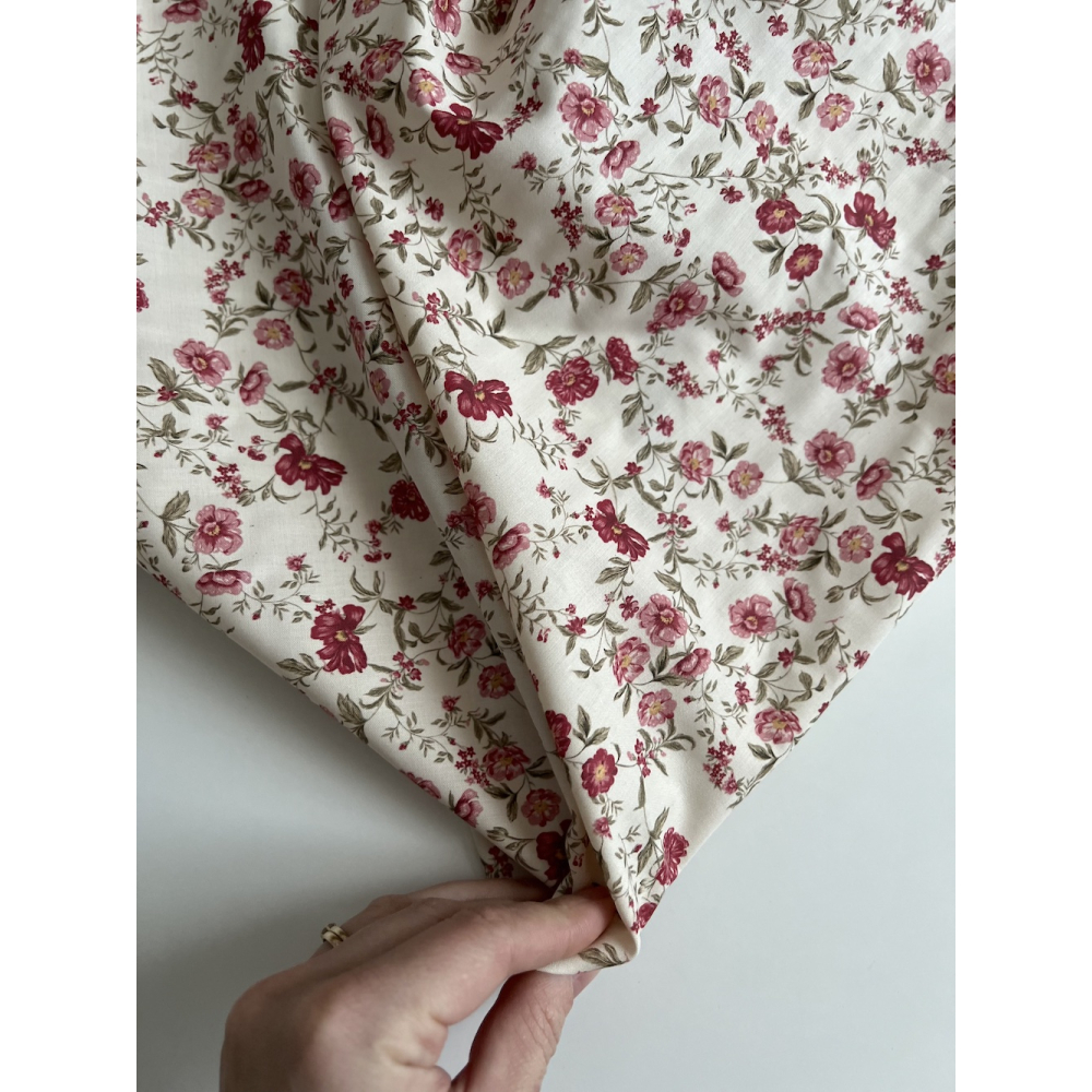 Romy - Popeline douce coton organique fond ivoire imprimé fleuri Tissus issus de l'agriculture biologique  - 5