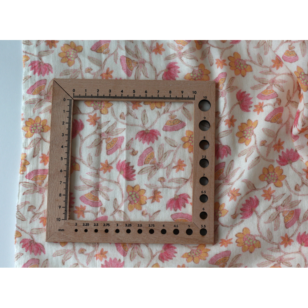 India - Double gaze coton BIO imprimé fleurs indiennes fond écru Tissus issus de l'agriculture biologique  - 9