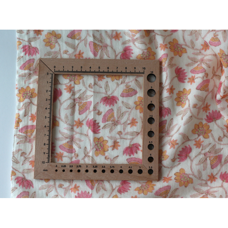 India - Double gaze coton BIO imprimé fleurs indiennes fond écru Tissus issus de l'agriculture biologique  - 9