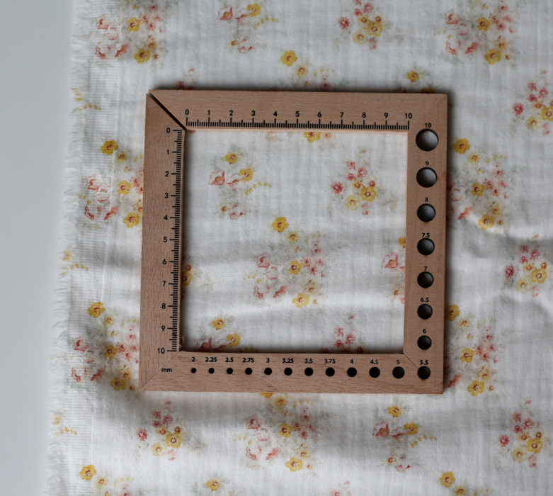 Mariya - Double gaze coton BIO Exclusif blanc motif fleuri Tissus issus de l'agriculture biologique  - 5