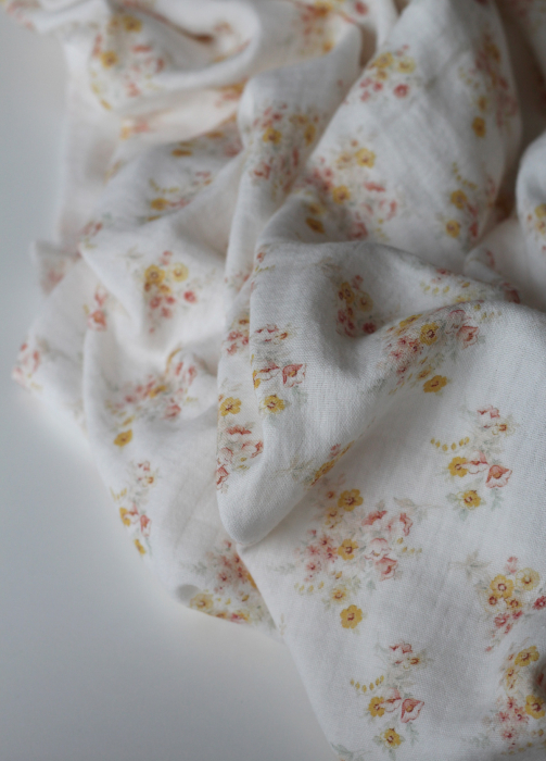 Mariya - Double gaze coton BIO Exclusif blanc motif fleuri Tissus issus de l'agriculture biologique  - 7