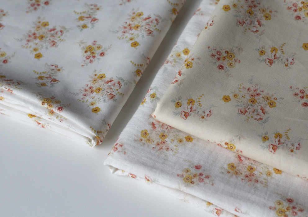 Mariya - Double gaze coton BIO Exclusif blanc motif fleuri Tissus issus de l'agriculture biologique  - 8