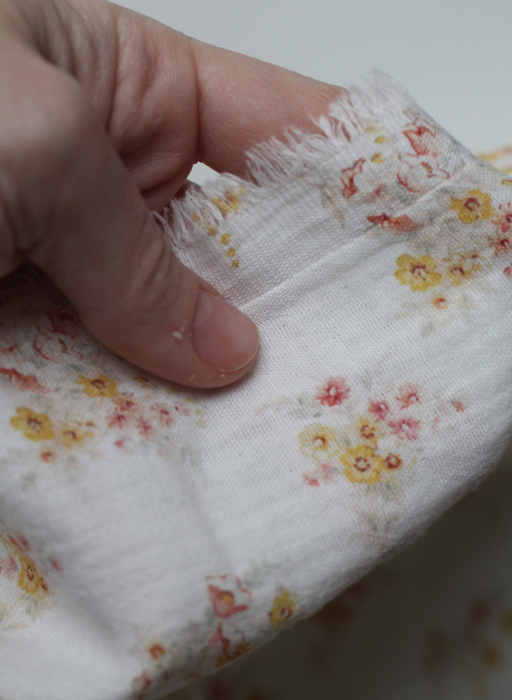 Mariya - Double gaze coton BIO Exclusif blanc motif fleuri Tissus issus de l'agriculture biologique  - 10