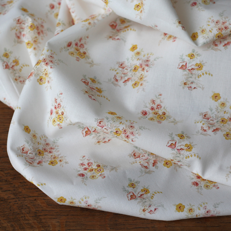 Mariya - Popeline douce coton BIO Exclusif blanc motif fleuri Tissus issus de l'agriculture biologique  - 1