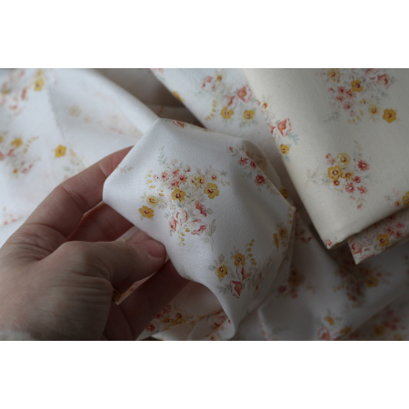 Mariya - Popeline douce coton BIO Exclusif blanc motif fleuri Tissus issus de l'agriculture biologique  - 2 Mariya - Popeline douce coton BIO Exclusif blanc motif fleuri Tissus issus de l'agriculture biologique  - 2
