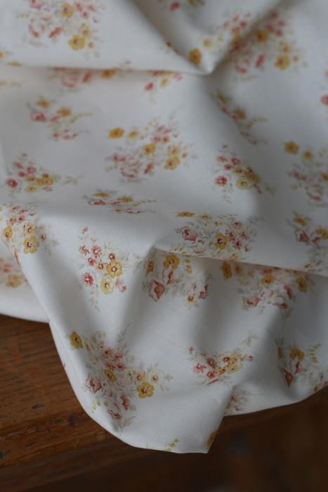 Mariya - Popeline douce coton BIO Exclusif blanc motif fleuri Tissus issus de l'agriculture biologique  - 4