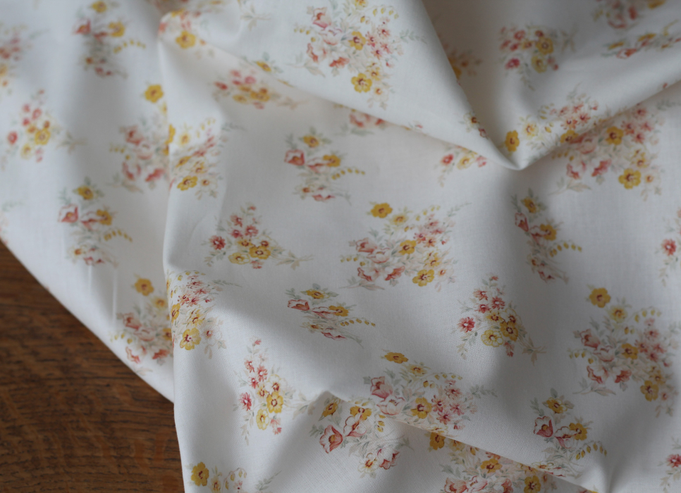 Mariya - Popeline douce coton BIO Exclusif blanc motif fleuri Tissus issus de l'agriculture biologique  - 13