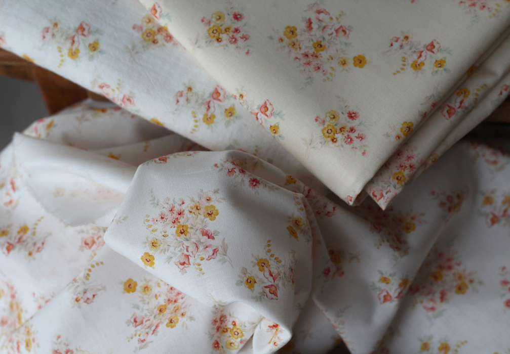Mariya - Popeline douce coton BIO Exclusif blanc motif fleuri Tissus issus de l'agriculture biologique  - 15