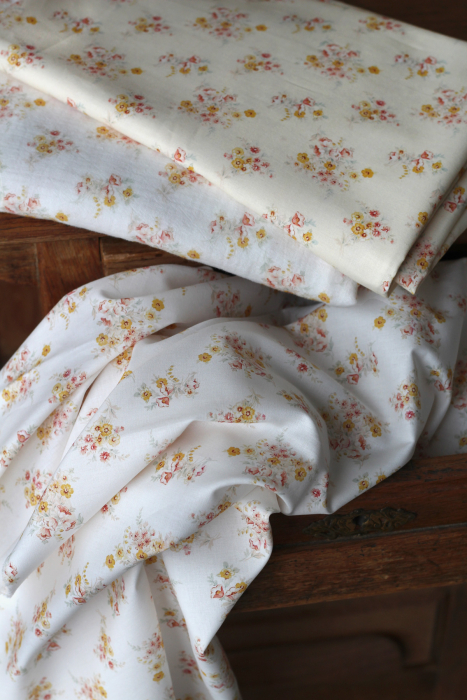 Mariya - Popeline douce coton BIO Exclusif écru motif fleuri Tissus issus de l'agriculture biologique  - 9