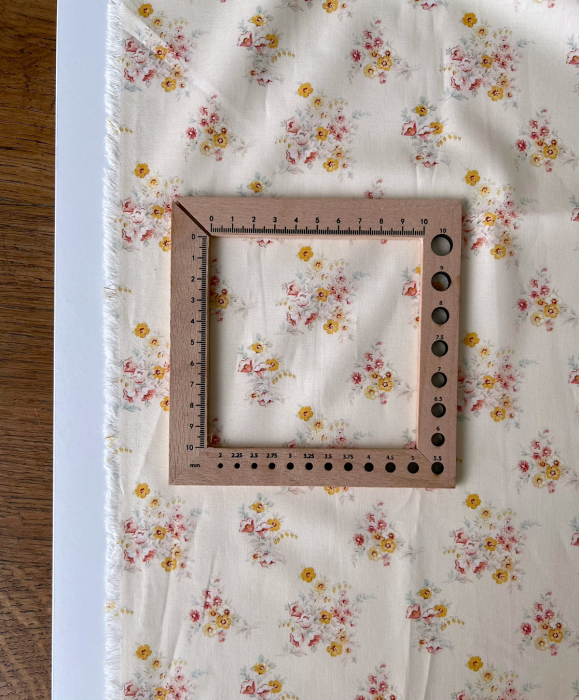 Mariya - Popeline douce coton BIO Exclusif écru motif fleuri Tissus issus de l'agriculture biologique  - 3