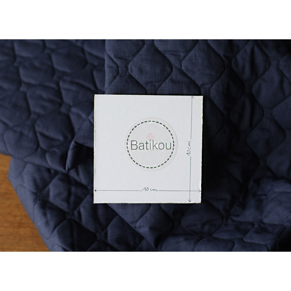 Tissu matelassé coton chiné à rayures bleu marine / écru Batikou - 5