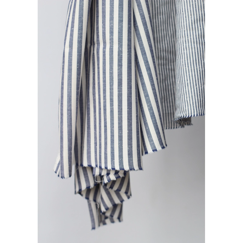 Coton chiné aspect brut rayures moyennes 7mm coloris bleu marine / écru Batikou - 3