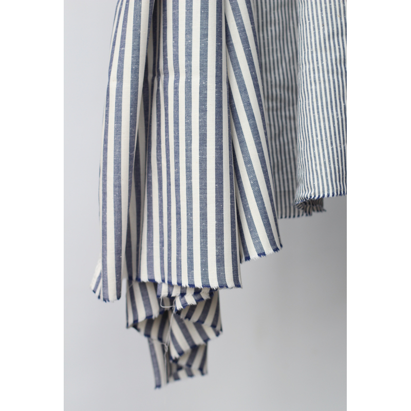 Coton chiné aspect brut rayures moyennes 7mm coloris bleu marine / écru Batikou - 3