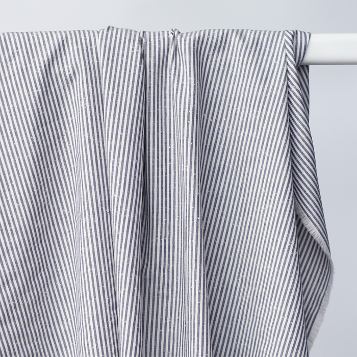 Coton chiné aspect brut rayures moyennes 2mm coloris bleu marine Batikou - 3