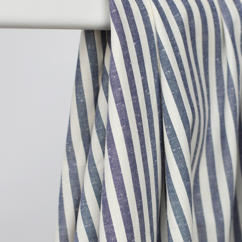 Coton chiné aspect brut rayures moyennes 7mm coloris bleu marine / écru Batikou - 10