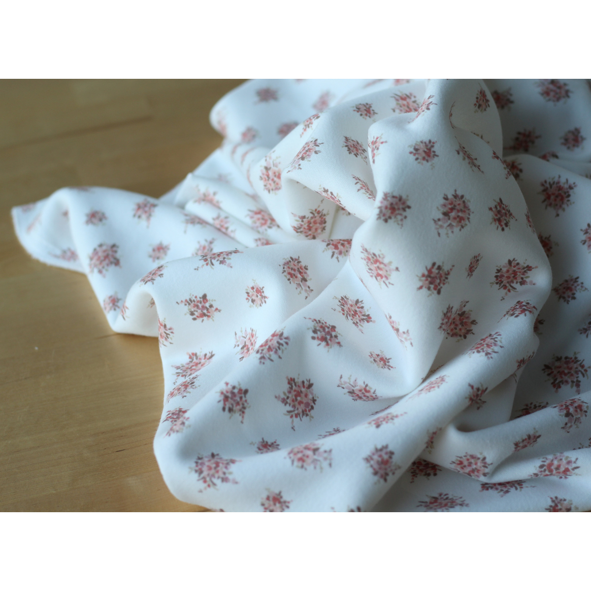 Mona - Sweat mélange de coton gratté chaud motif fleuri Qualité Oeko-tex - 18 Mona - Sweat mélange de coton gratté chaud motif fleuri Qualité Oeko-tex - 18
