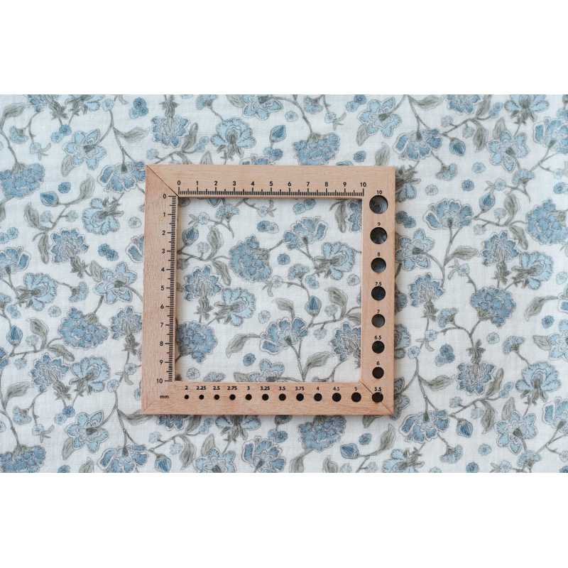 Kali - Double gaze de coton BIO blanc lait motif fleuri bleu Tissus issus de l'agriculture biologique  - 10