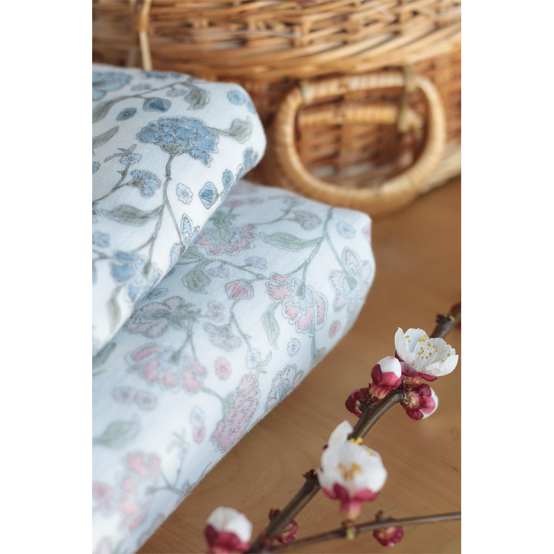 Tissu double gaze coton motif exclusif fleuri bleu BIO organique kali