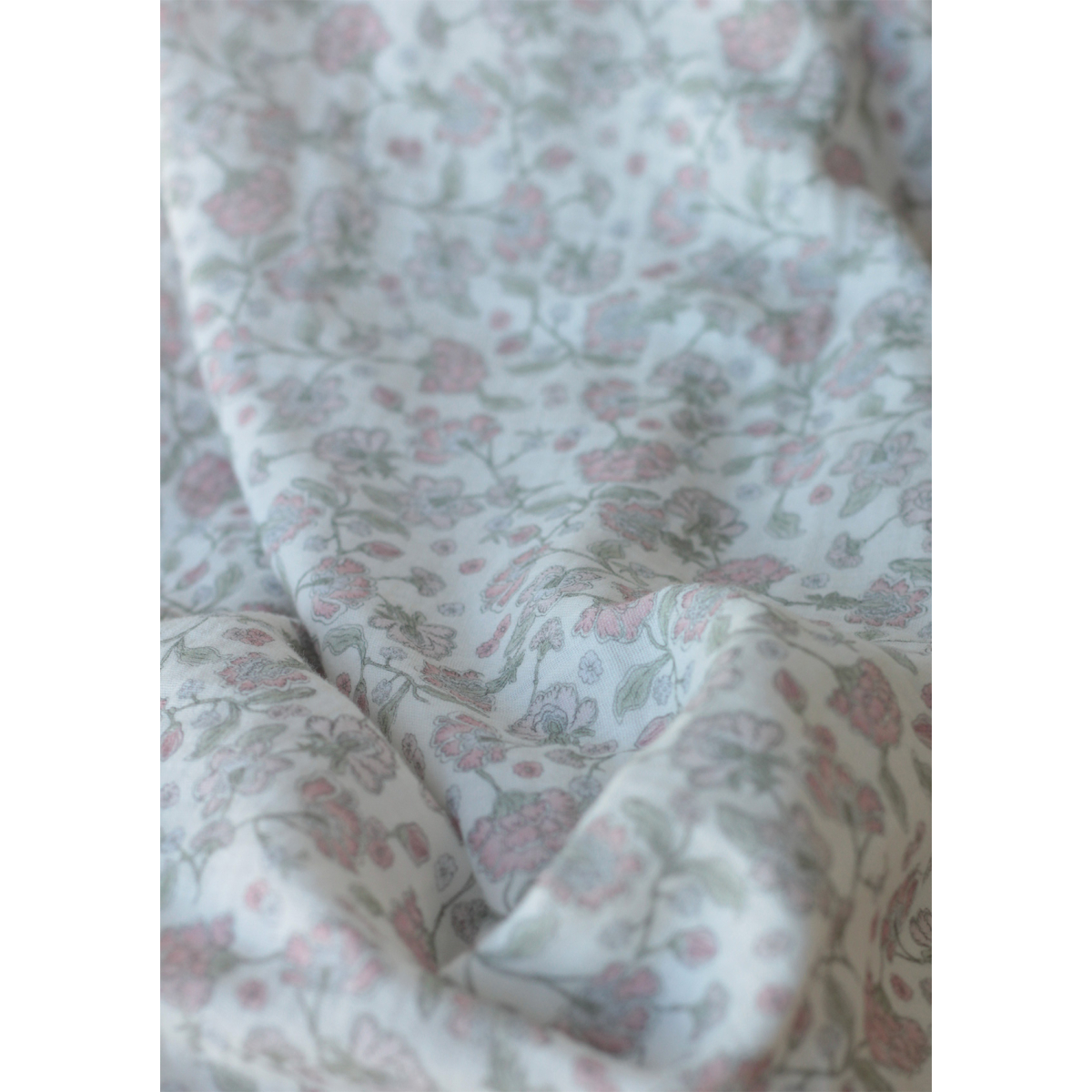 Kali - Double gaze de coton BIO blanc lait motif fleuri rose poudré Tissus issus de l'agriculture biologique  - 6 Kali - Double gaze de coton BIO blanc lait motif fleuri rose poudré Tissus issus de l'agriculture biologique  - 6