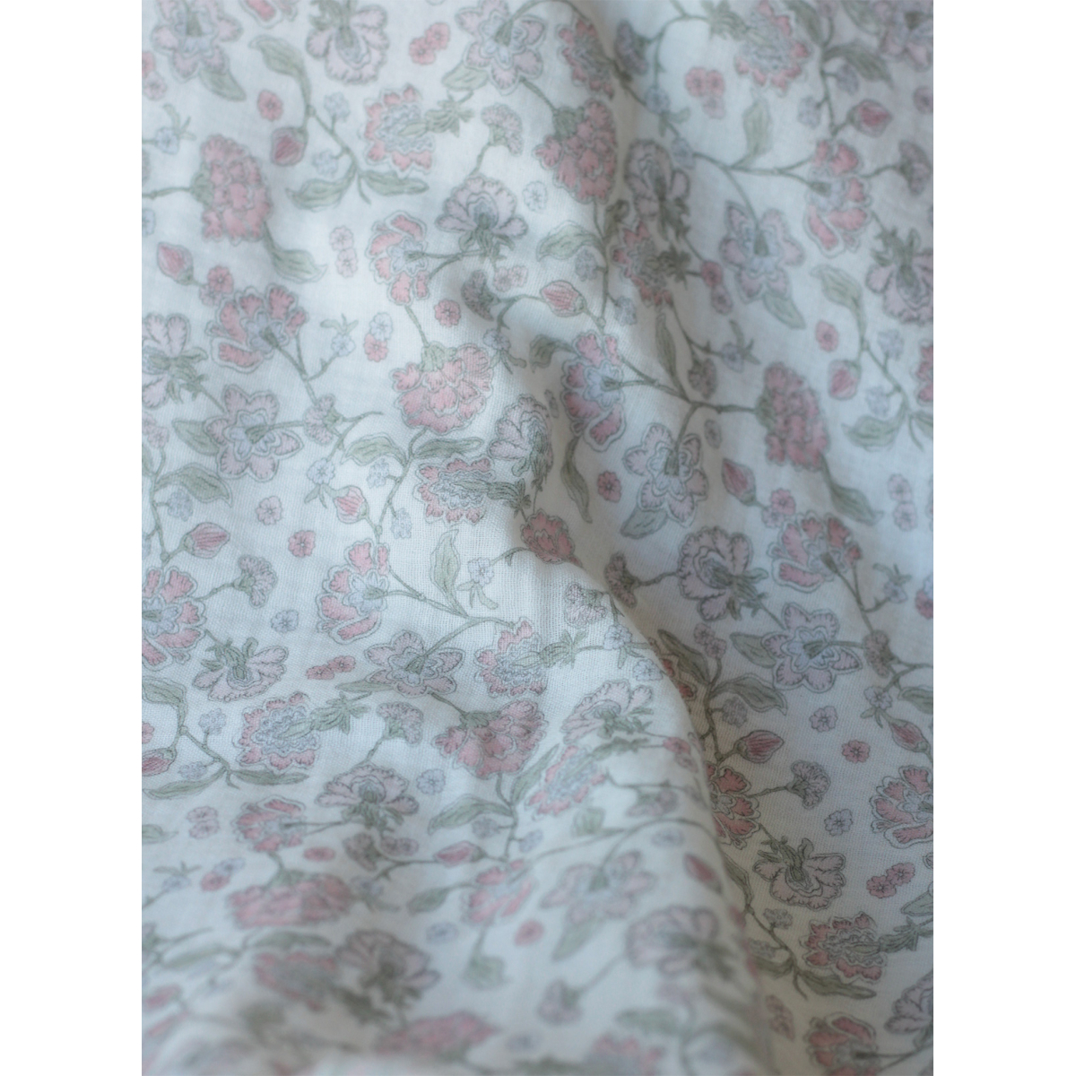 Kali - Double gaze de coton BIO blanc lait motif fleuri rose poudré Tissus issus de l'agriculture biologique  - 16 Kali - Double gaze de coton BIO blanc lait motif fleuri rose poudré Tissus issus de l'agriculture biologique  - 16