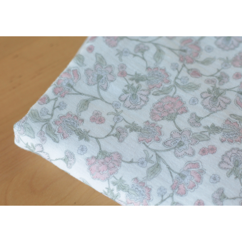 Kali - Double gaze de coton BIO blanc lait motif fleuri rose poudré Tissus issus de l'agriculture biologique  - 8