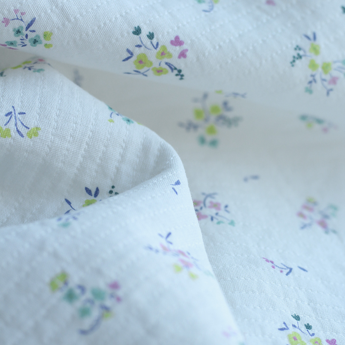 Annabelle - Tissu double coton piqué droit motif fleuri Tissus issus de l'agriculture biologique  - 2 Annabelle - Tissu double coton piqué droit motif fleuri Tissus issus de l'agriculture biologique  - 2
