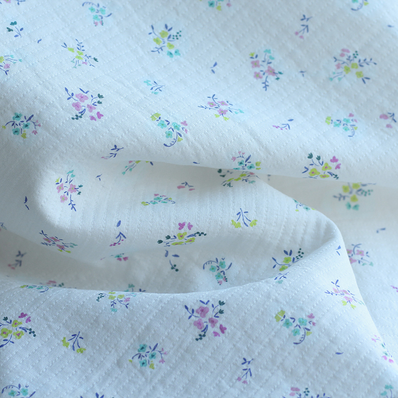 Annabelle - Tissu double coton piqué droit motif fleuri Tissus issus de l'agriculture biologique  - 1