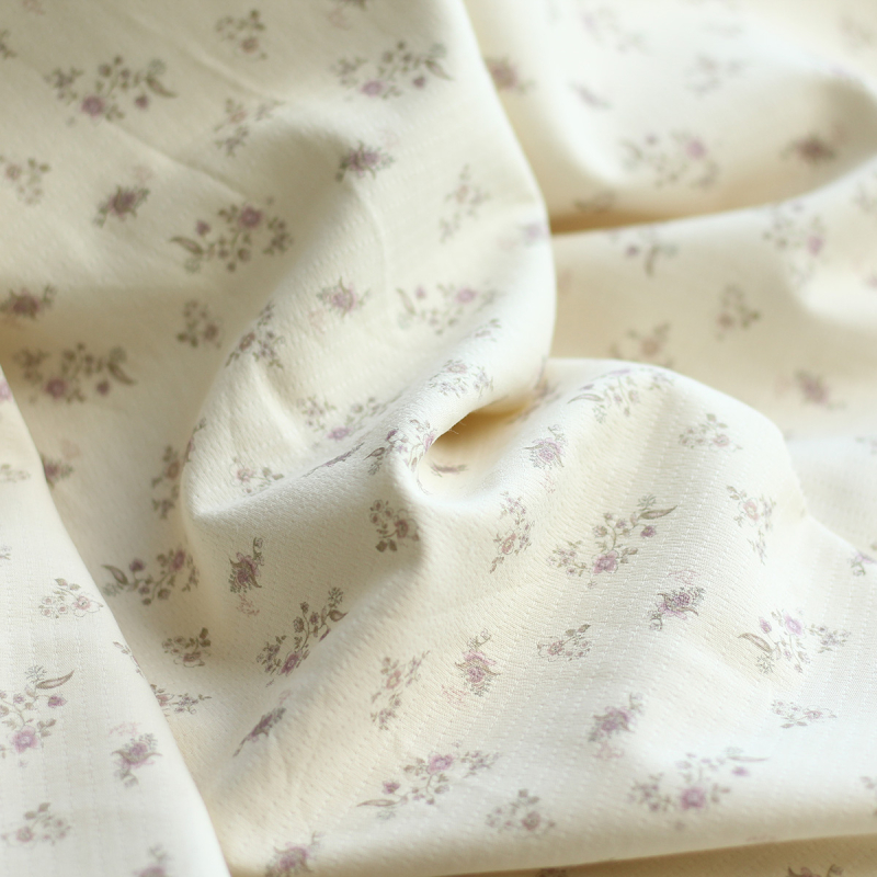 Emmanuelle - Tissu double coton piqué droit motif fleuri Tissus issus de l'agriculture biologique  - 1