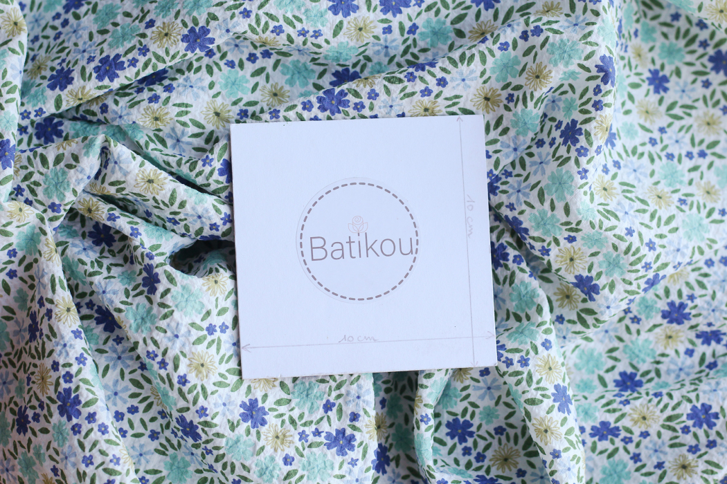 Pauline - Tissu coton texturé gaufré fleuri bleu et vert Batikou - 7