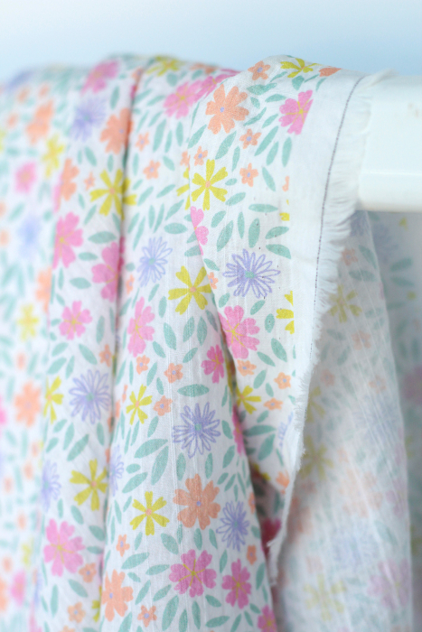 Pauline - Tissu coton texturé gaufré fleuri frais Batikou - 10