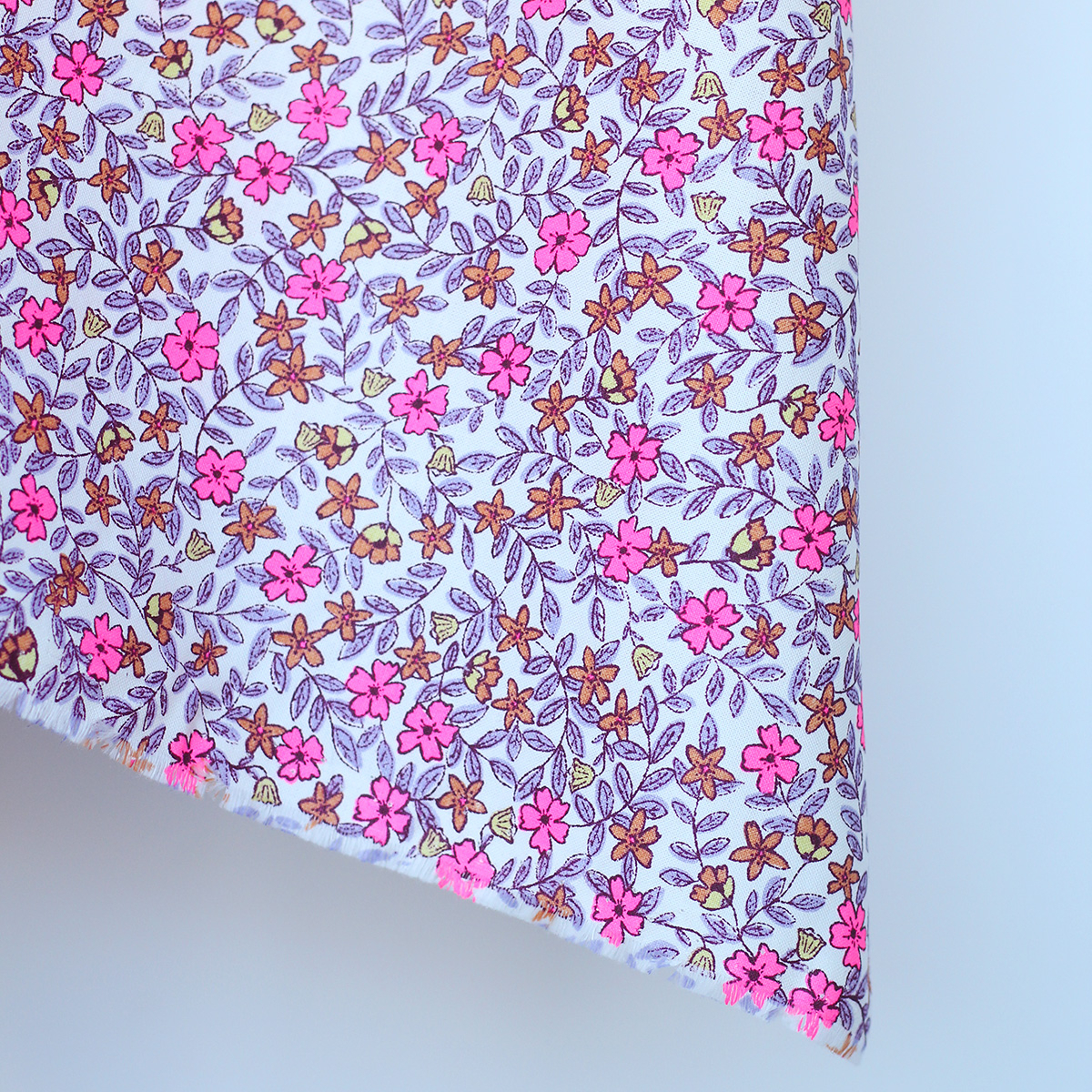 Méline - Popeline de coton BIO imprimé fleurs rose fluo Tissus issus de l'agriculture biologique  - 6