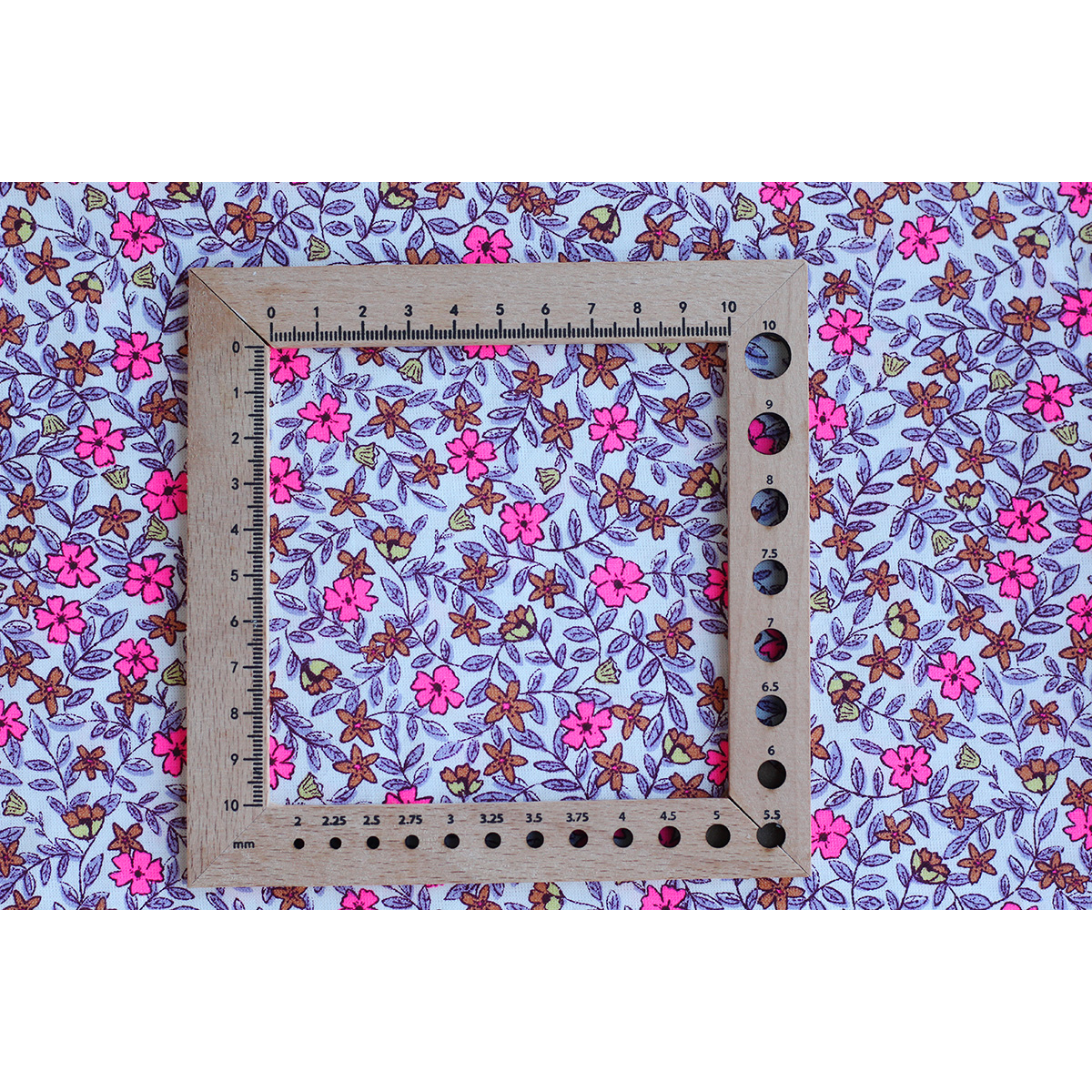 Méline - Popeline de coton BIO imprimé fleurs rose fluo Tissus issus de l'agriculture biologique  - 10