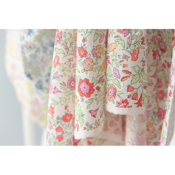 Léona - Plumetis de coton parme imprimé fleuri rouge orangé Tissus issus de l'agriculture biologique  - 14