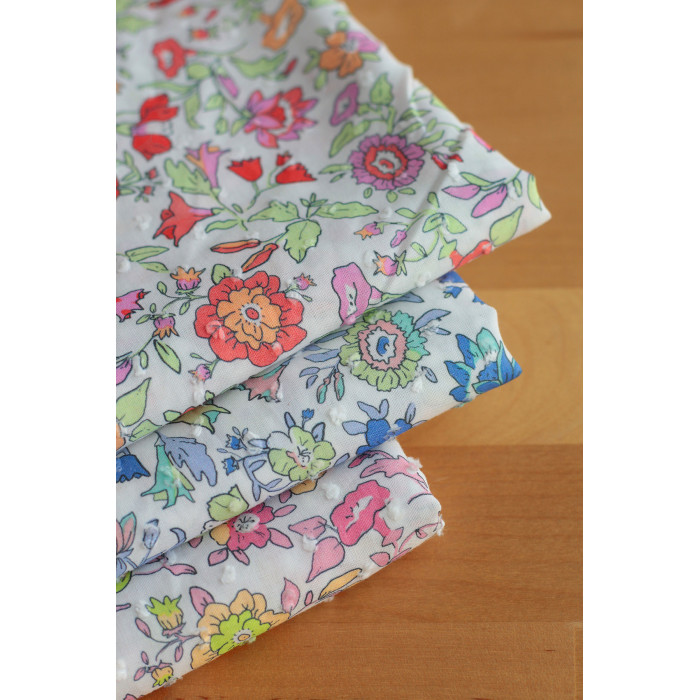 Léona - Plumetis de coton parme imprimé fleuri rouge orangé Tissus issus de l'agriculture biologique  - 17