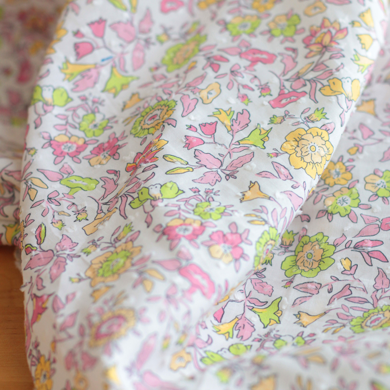 Léona - Plumetis de coton parme imprimé fleuri rose et lime Tissus issus de l'agriculture biologique  - 11