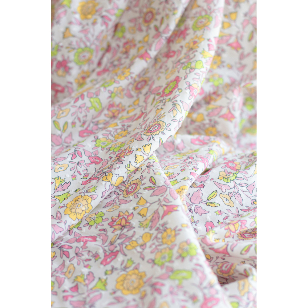 Léona - Plumetis de coton parme imprimé fleuri rose et lime Tissus issus de l'agriculture biologique  - 3