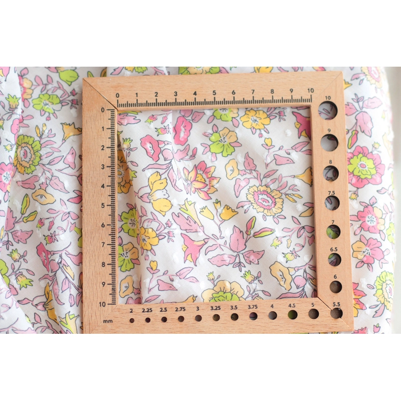 Léona - Plumetis de coton parme imprimé fleuri rose et lime Tissus issus de l'agriculture biologique  - 7