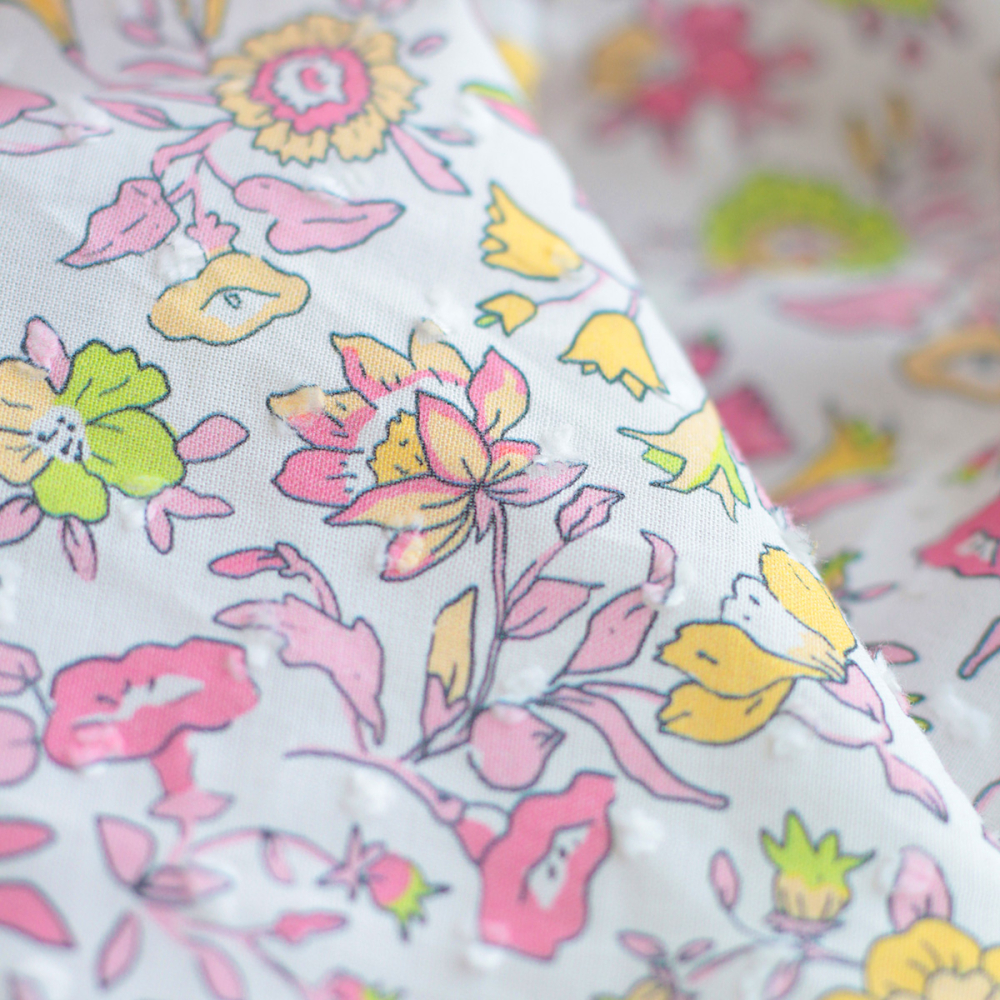 Léona - Plumetis de coton parme imprimé fleuri rose et lime Tissus issus de l'agriculture biologique  - 13