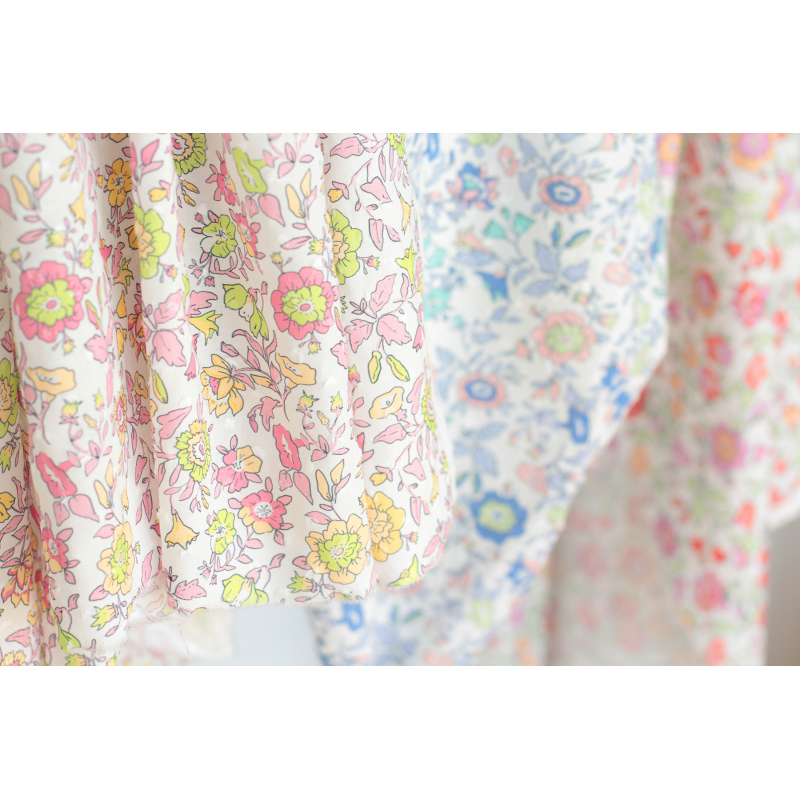 Léona - Plumetis de coton parme imprimé fleuri rose et lime Tissus issus de l'agriculture biologique  - 15