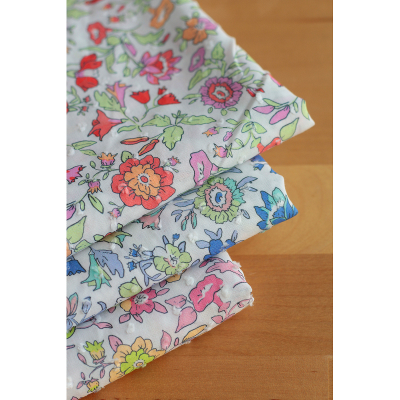 Léona - Plumetis de coton parme imprimé fleuri rose et lime Tissus issus de l'agriculture biologique  - 17