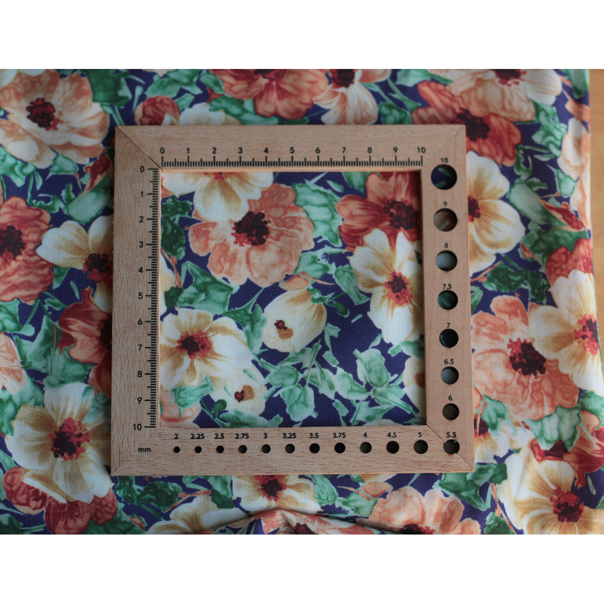 Florence - Viscose imprimée fleuri ocre Batikou - 5 Florence - Viscose imprimée fleuri ocre Batikou - 5