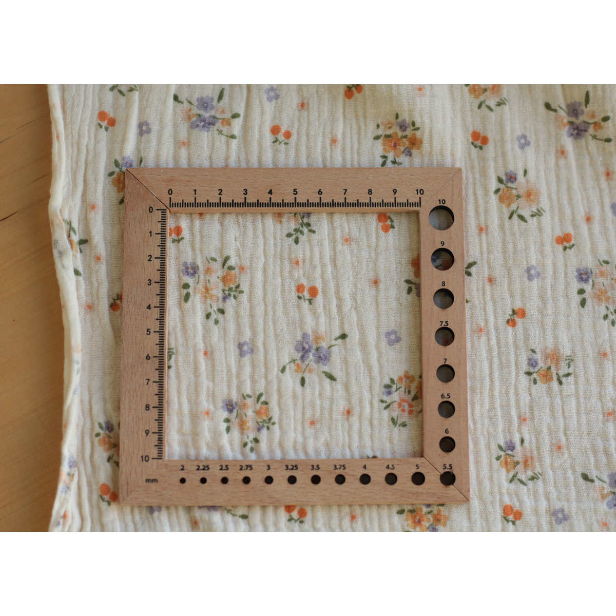 Elise - Double gaze de coton écru imprimé fleuri orange Qualité Oeko-tex - 6