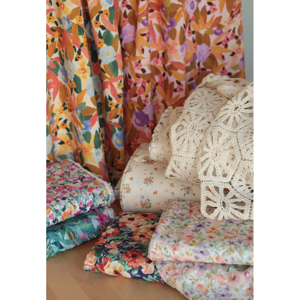 Manon - Viscose plumetis imprimée fleuri tendre Batikou - 3