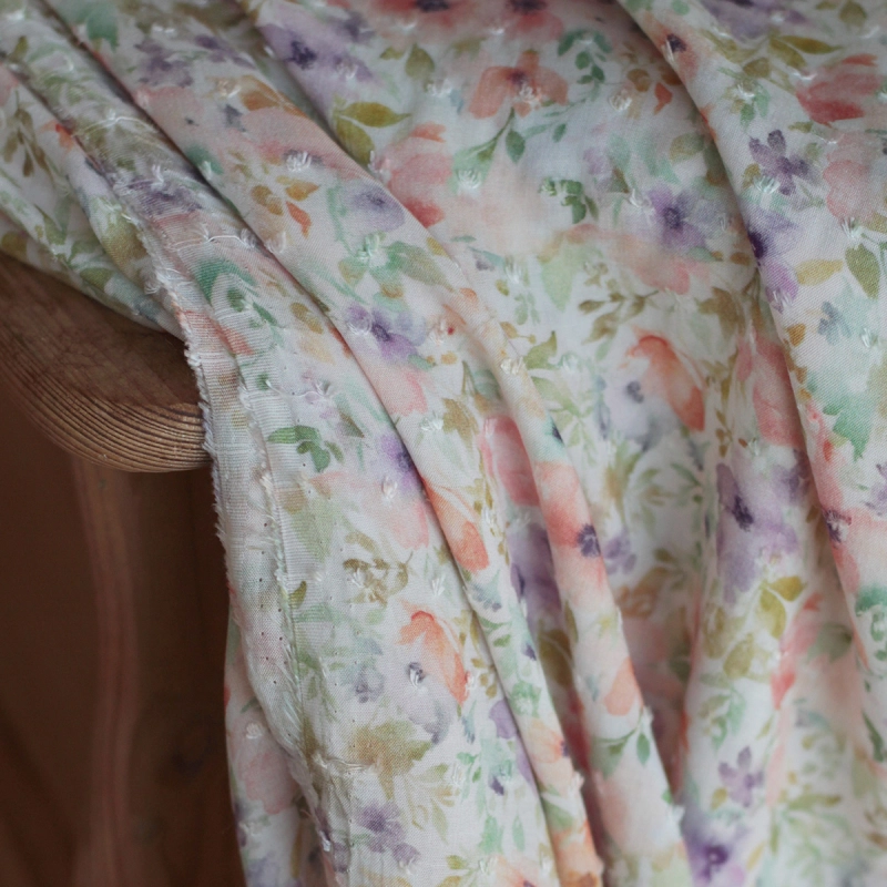 Manon - Viscose plumetis imprimée fleuri tendre Batikou - 1