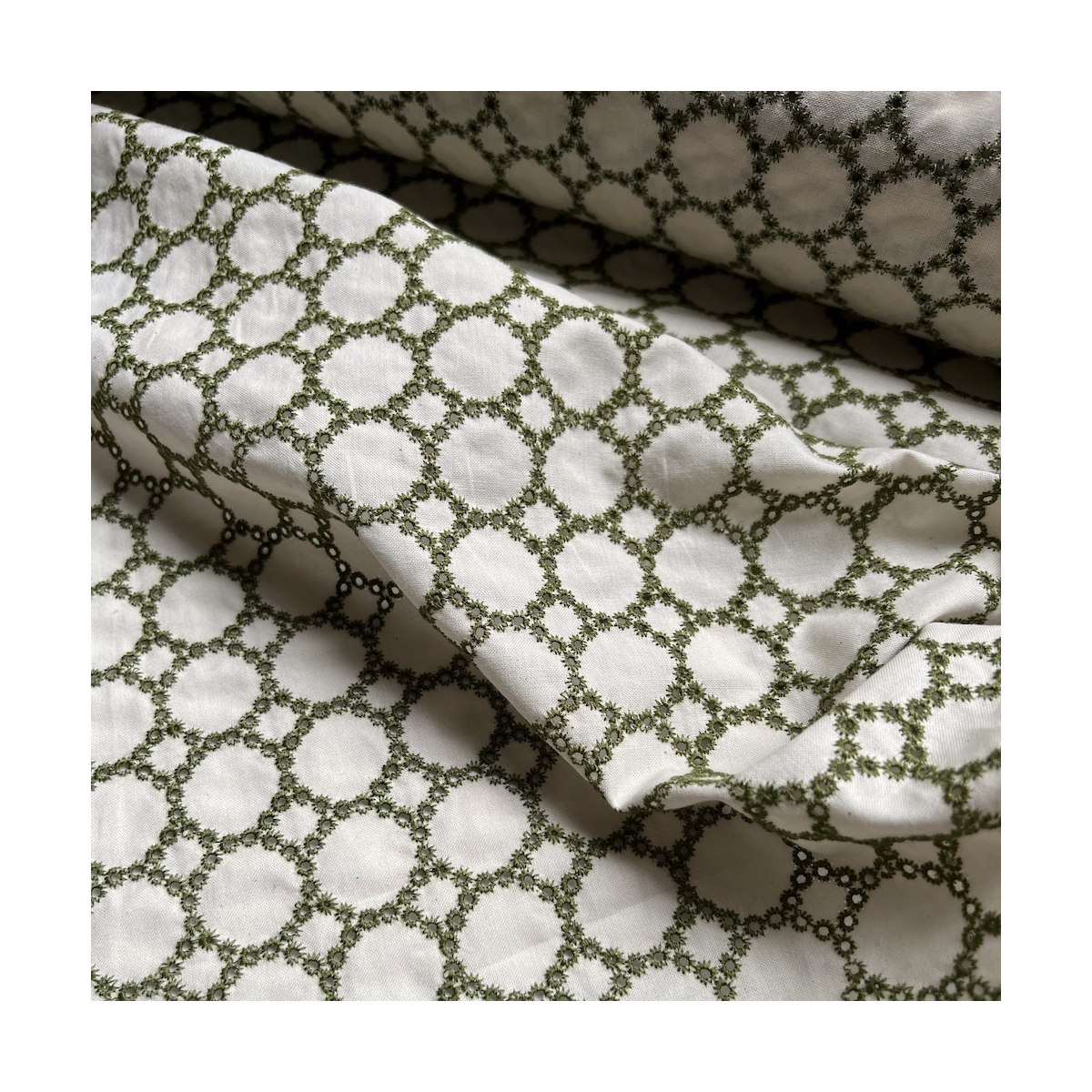 Popeline coton organique broderie vert olive Tissus issus de l'agriculture biologique  - 7