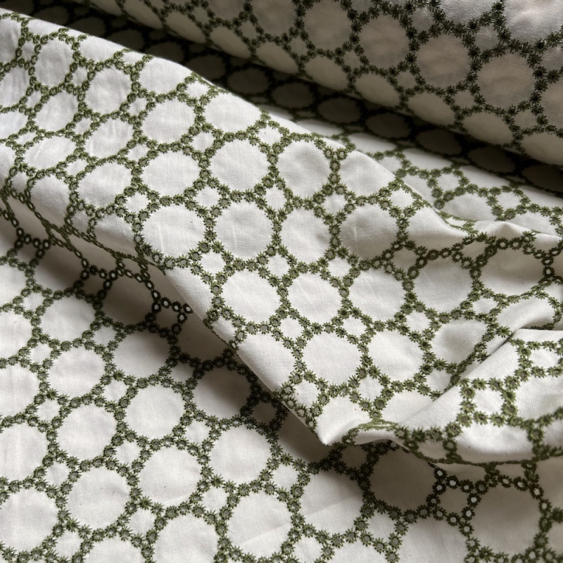 Popeline coton organique broderie vert olive Tissus issus de l'agriculture biologique  - 7 Popeline coton organique broderie vert olive Tissus issus de l'agriculture biologique  - 7