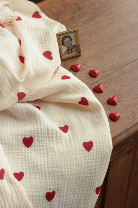 Manou - Double gaze de coton BIO exclusif écru à motif coeurs Tissus issus de l'agriculture biologique  - 15