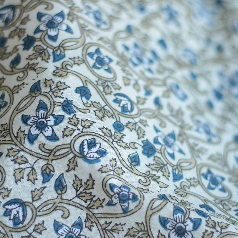 Tissu indien coton hand block traditionnel beige et bleu Batikou - 2